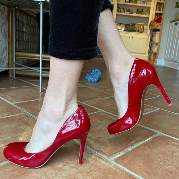 Jessica Simpson Red Pumps - Picture 1 of 6